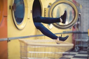 足臭デオスプレーを使って靴を脱ぐ前に気をつけるべきポイントは？